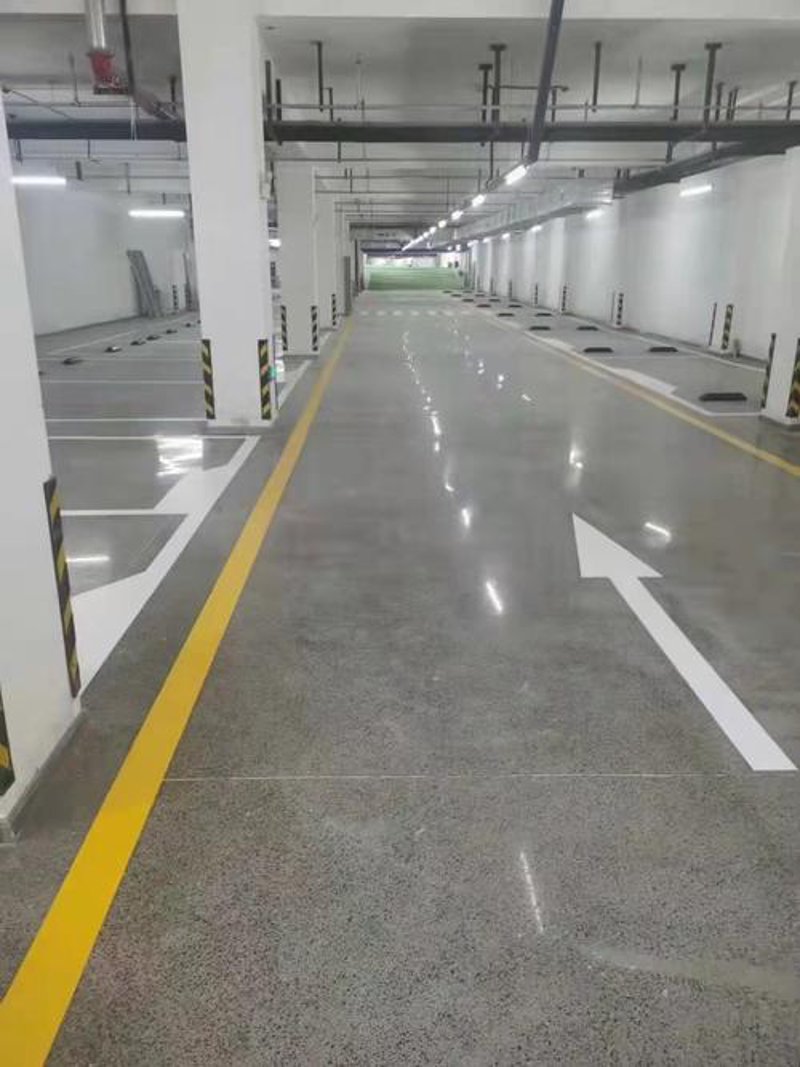 在工业和商业领域，地坪施工是一项重要的工作。你知道什么是地坪施工吗？本文将通过对比分析和实际案例，帮助你更好地理解这项技术。